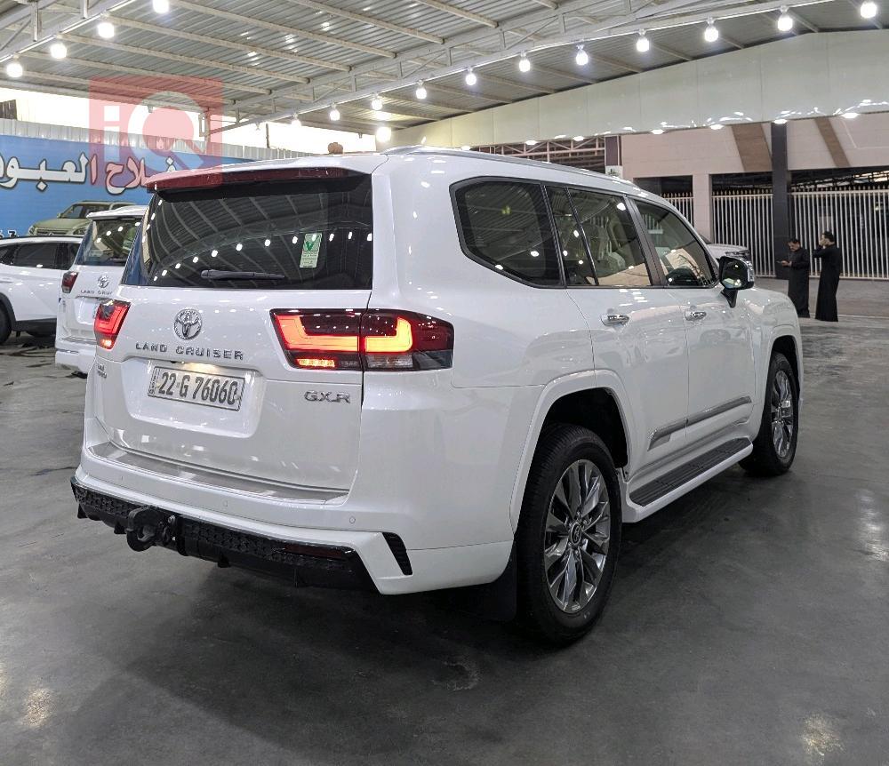 تۆیۆتا لاند کروزەر